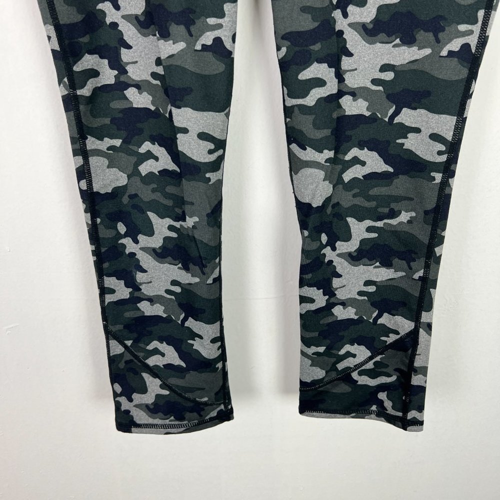 Fabletics Lima Capri Leggings In Moss Camo Size X… - image 4